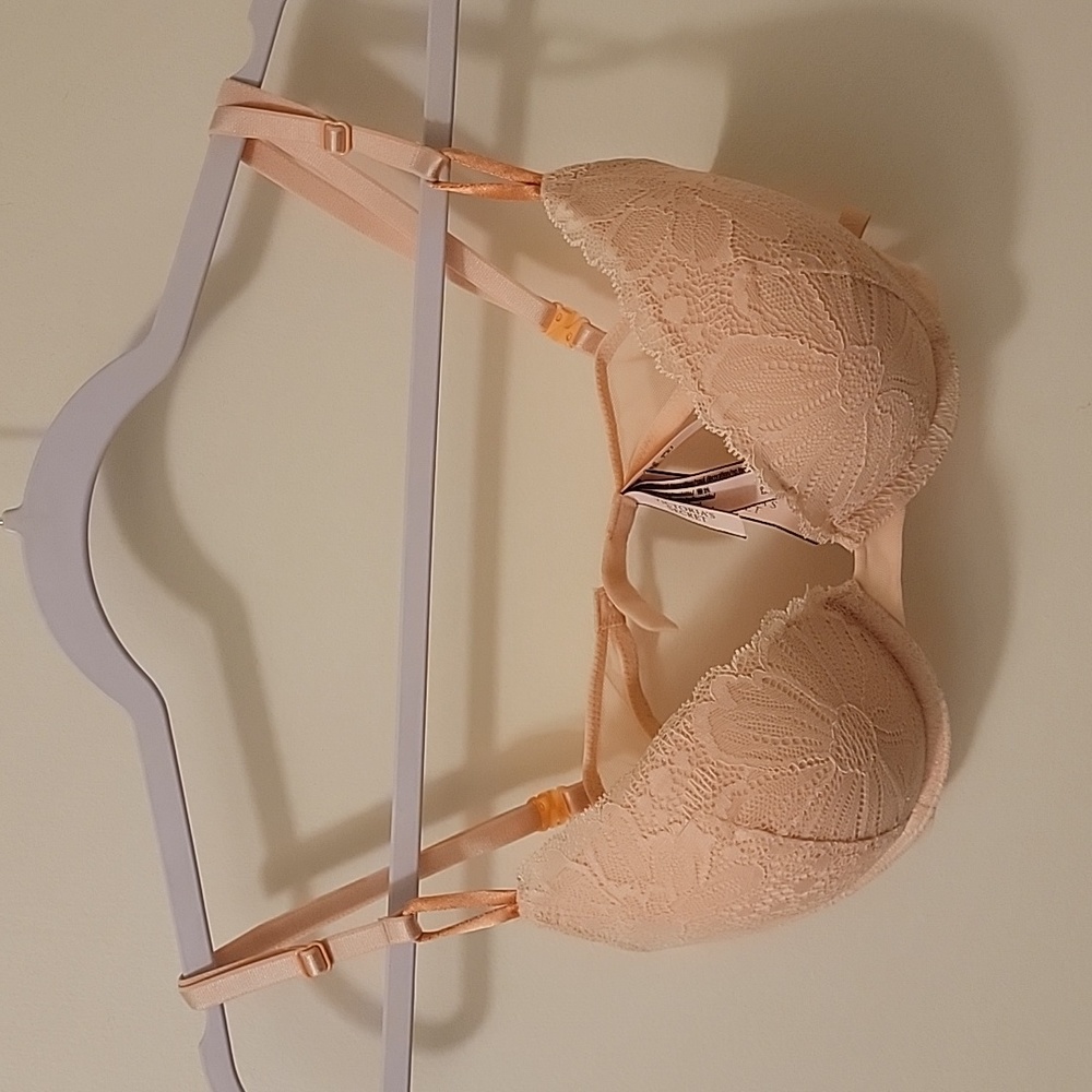 NWT Victoria's Secret Pink lace push up Bra 32D
